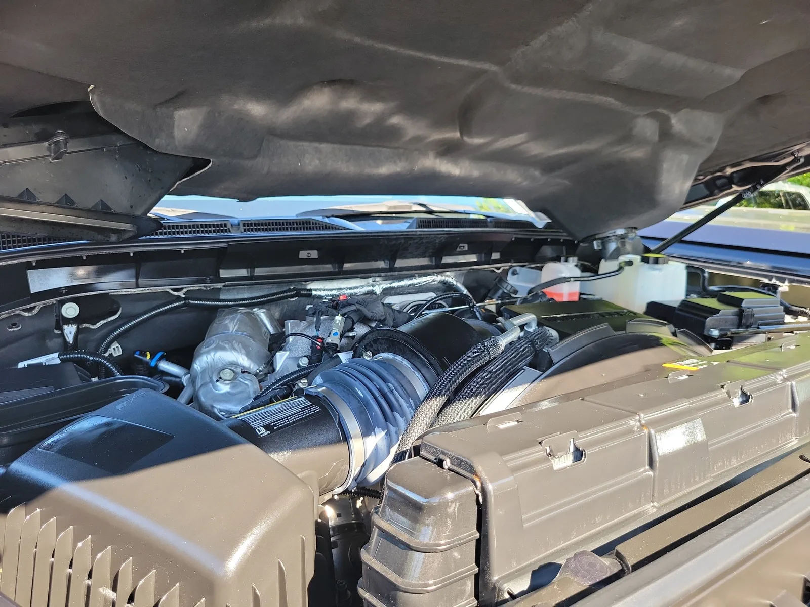 2025 GMC Sierra 2500 HD SLT photo 28