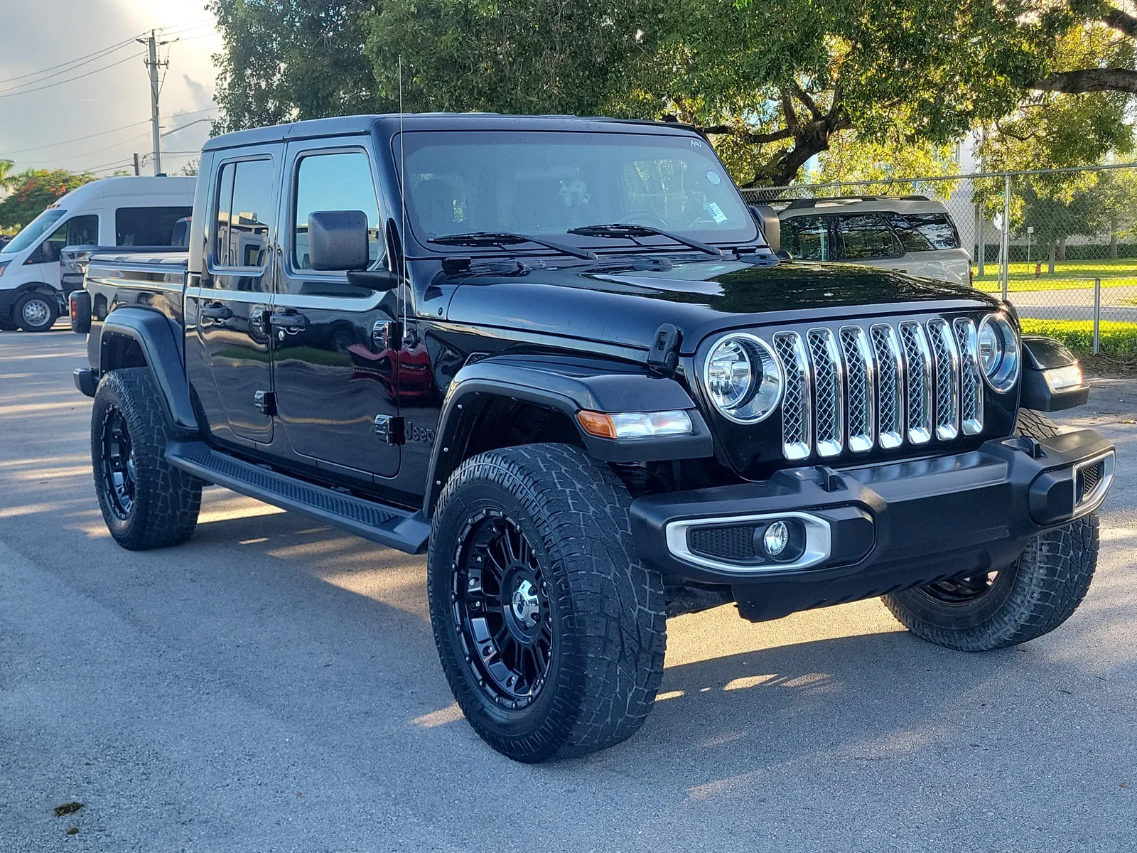 2022 Jeep Gladiator Sport S 4WD photo 3