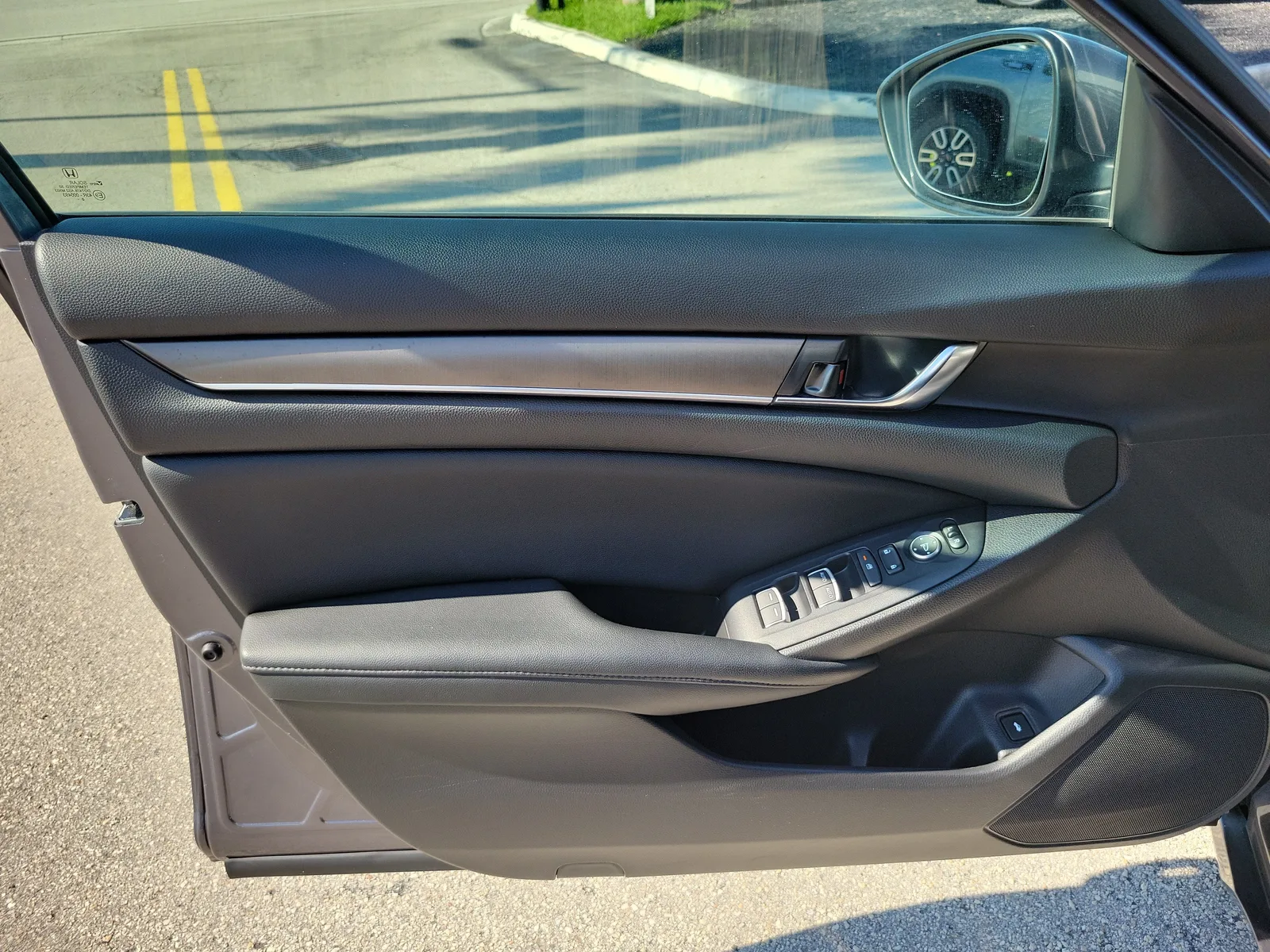 2021 Honda Accord Sedan LX photo 21