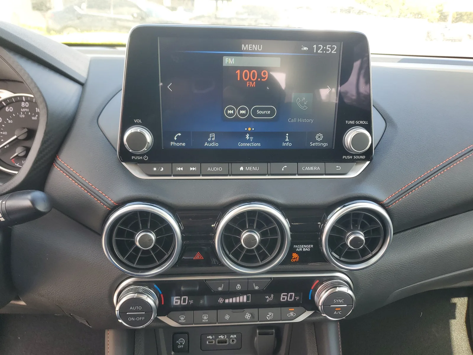2025 Nissan Sentra SR photo 19