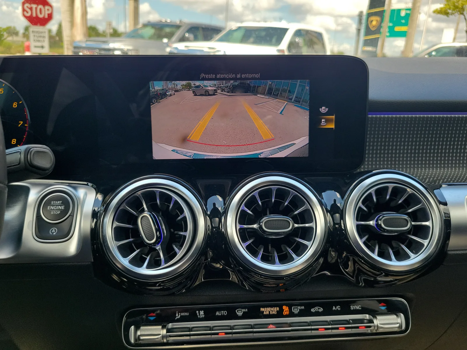 2022 Mercedes-Benz GLB GLB 250 photo 10