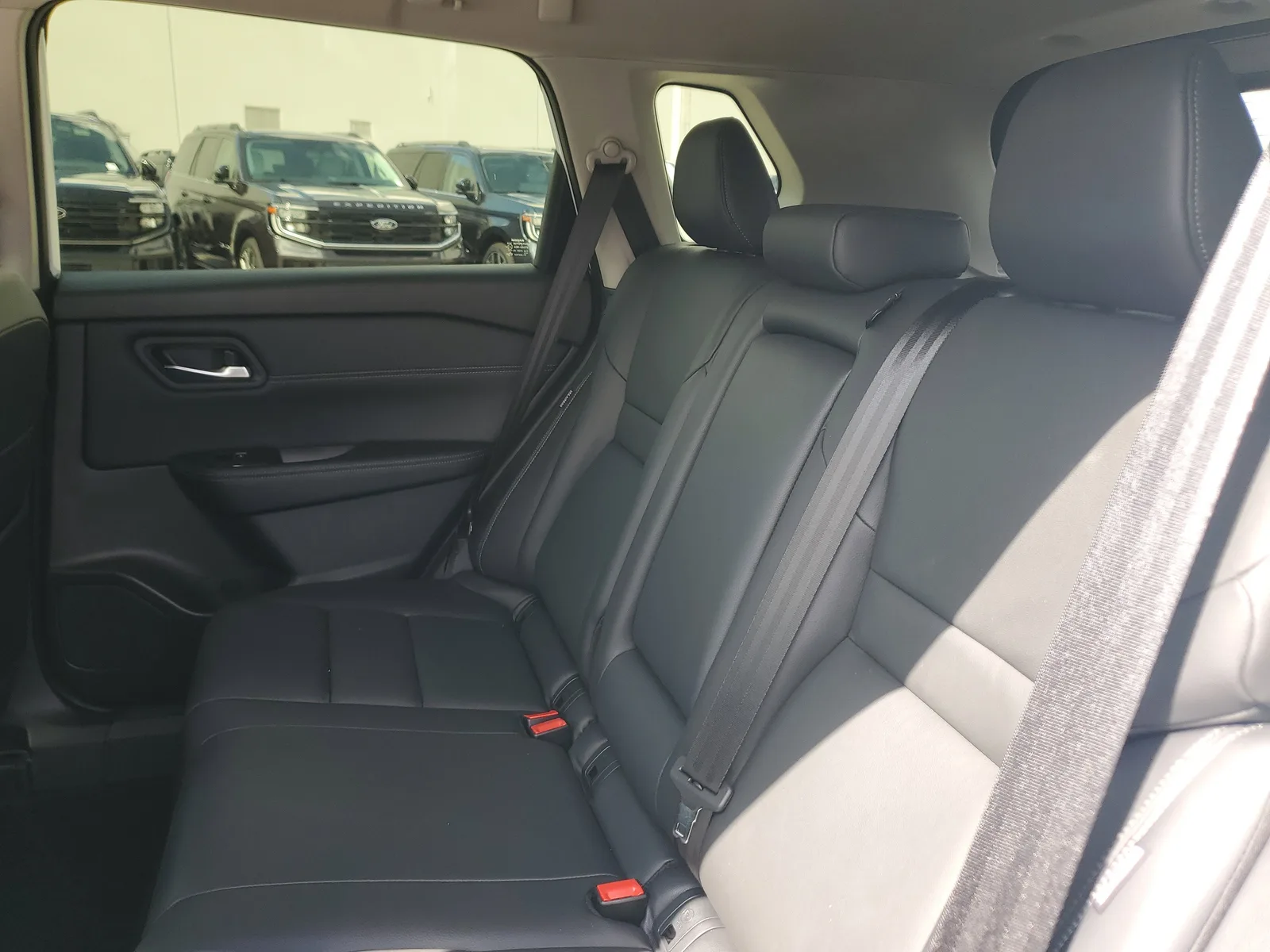 2025 Nissan Rogue SL photo 13