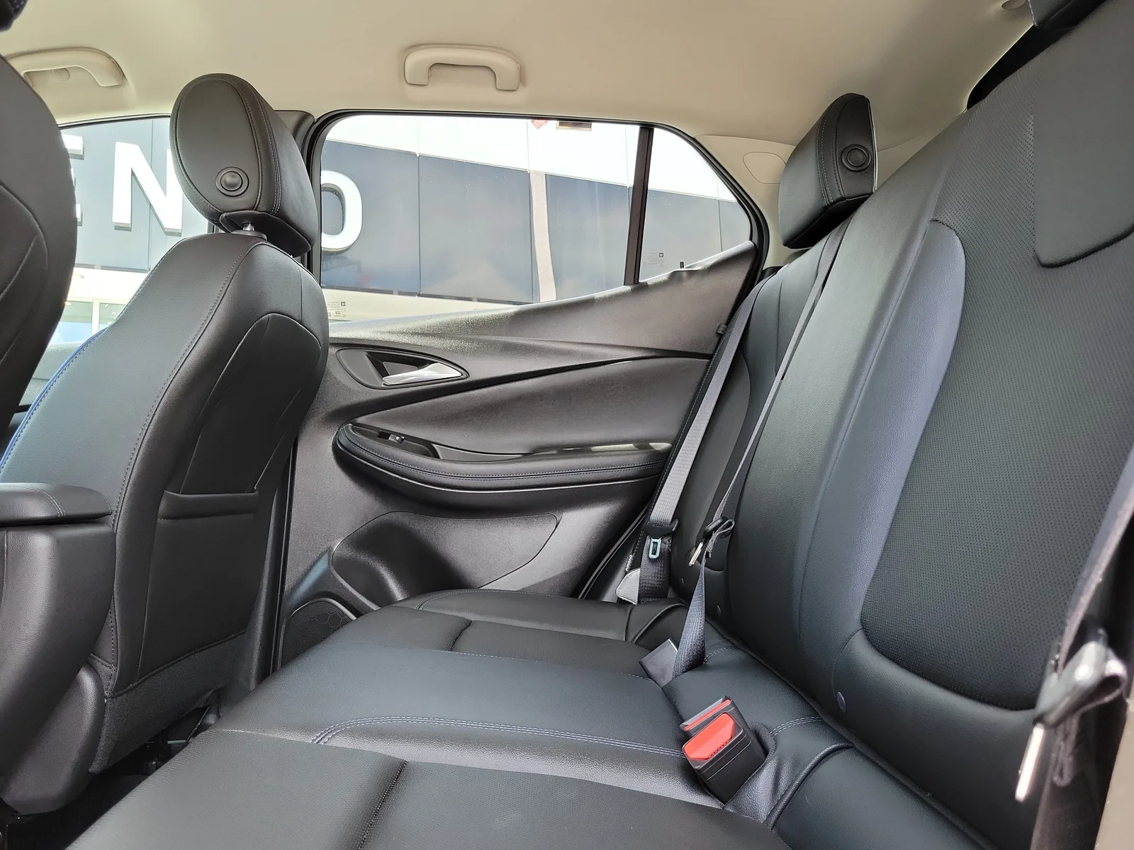 2025 Buick Encore GX Sport Touring photo 13