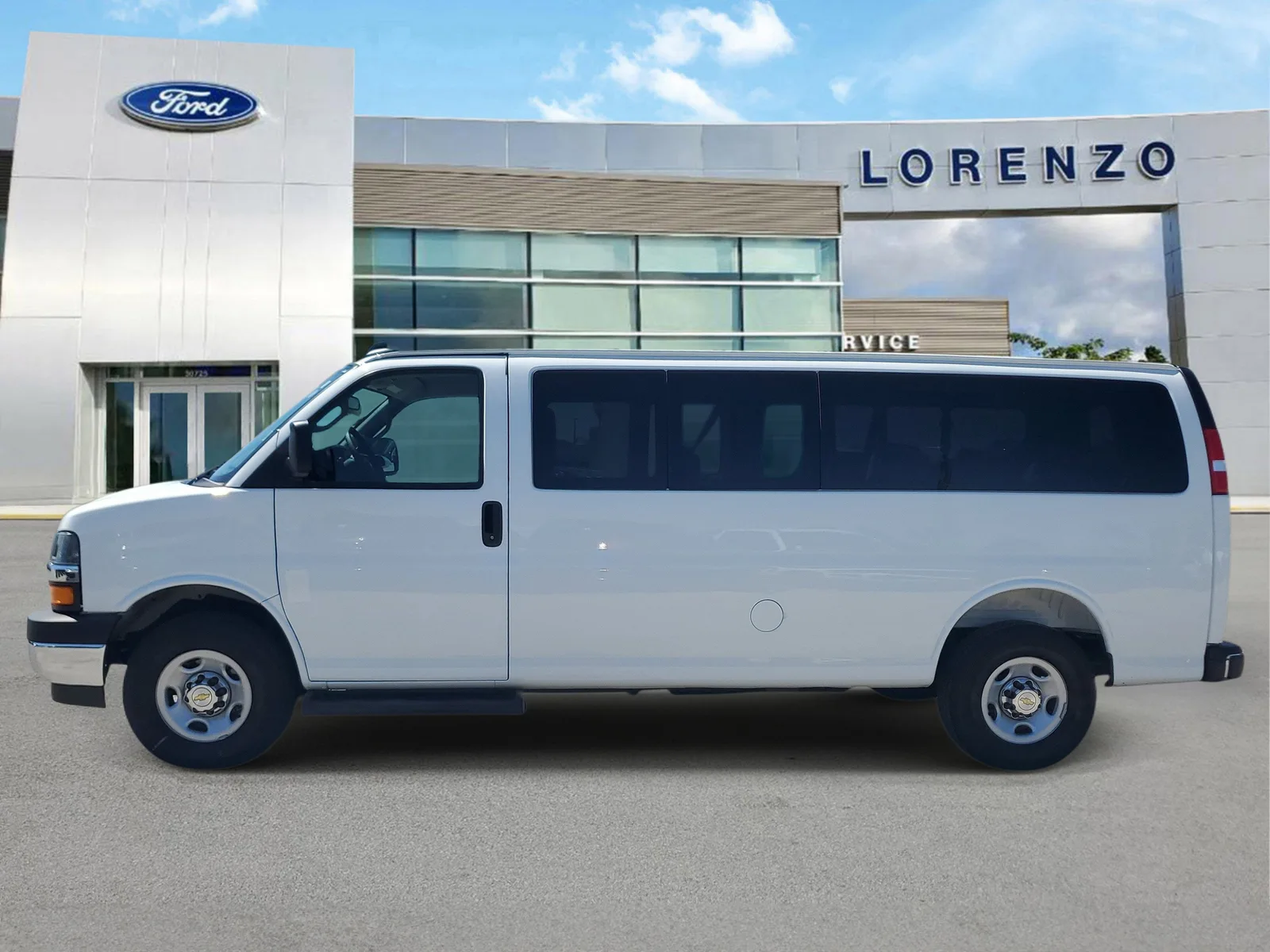 2025 Chevrolet Express Passenger LT photo 7
