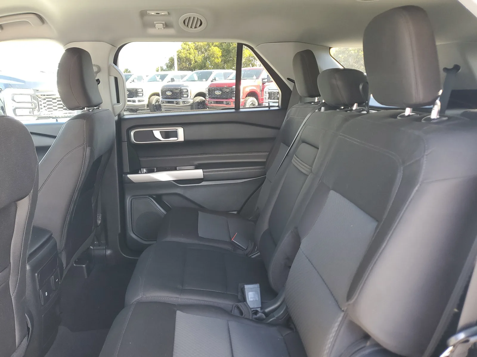 2023 Ford Explorer XLT photo 11