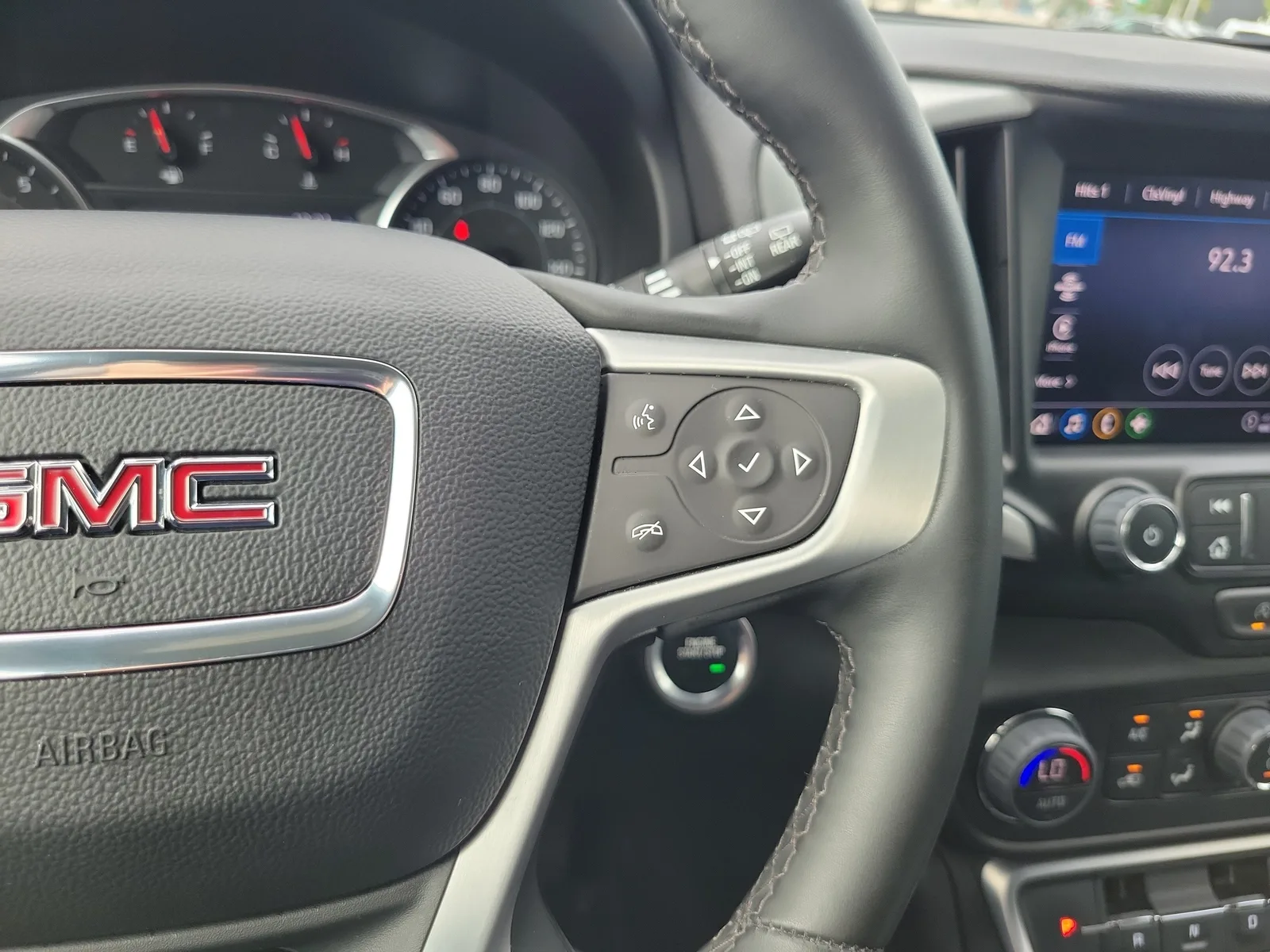 2024 GMC Terrain SLT photo 21