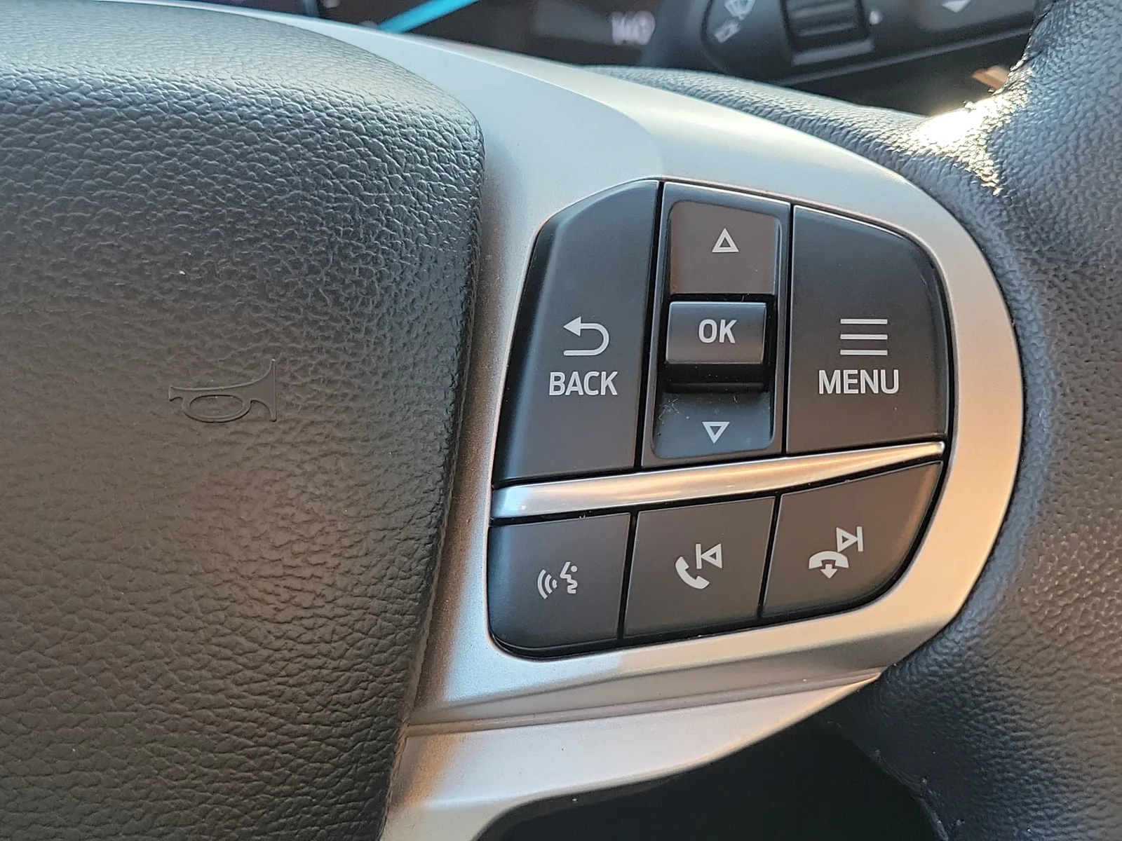 2023 Ford Explorer XLT photo 22