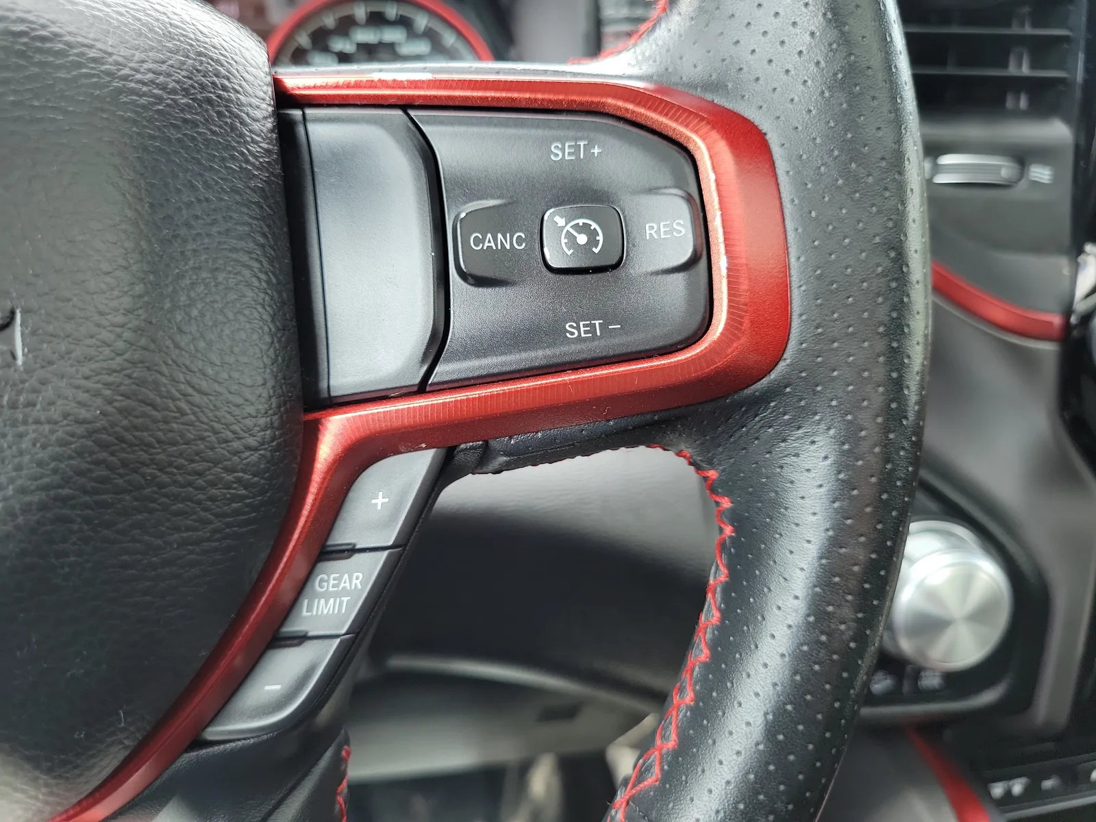 2019 RAM 1500 Rebel photo 23