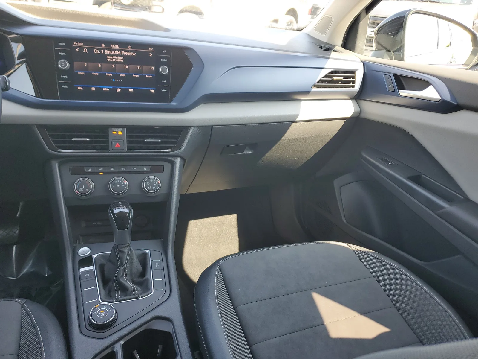 2022 Volkswagen Taos SE photo 17