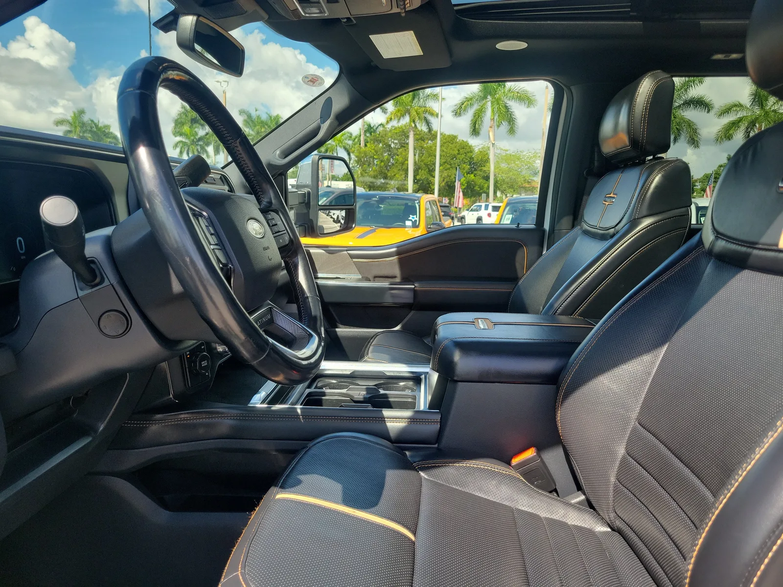 2024 Ford Super Duty F-350 DRW Platinum 4WD photo 13