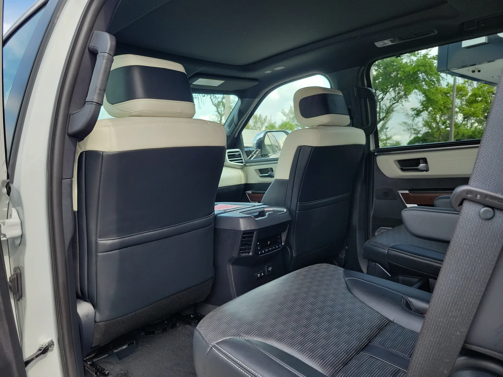 2025 Toyota Sequoia SR5 photo 15
