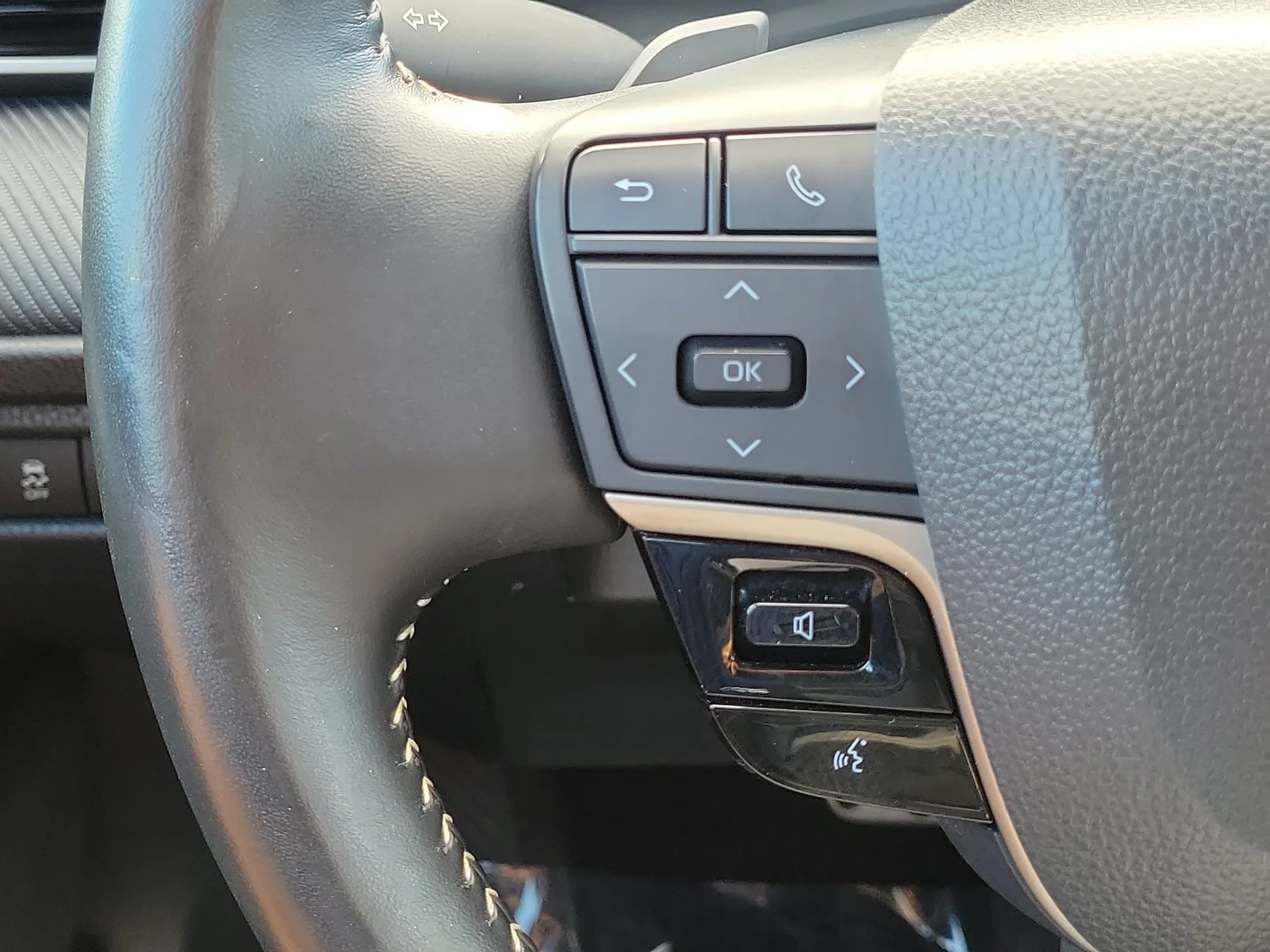2025 Toyota Camry SE photo 20