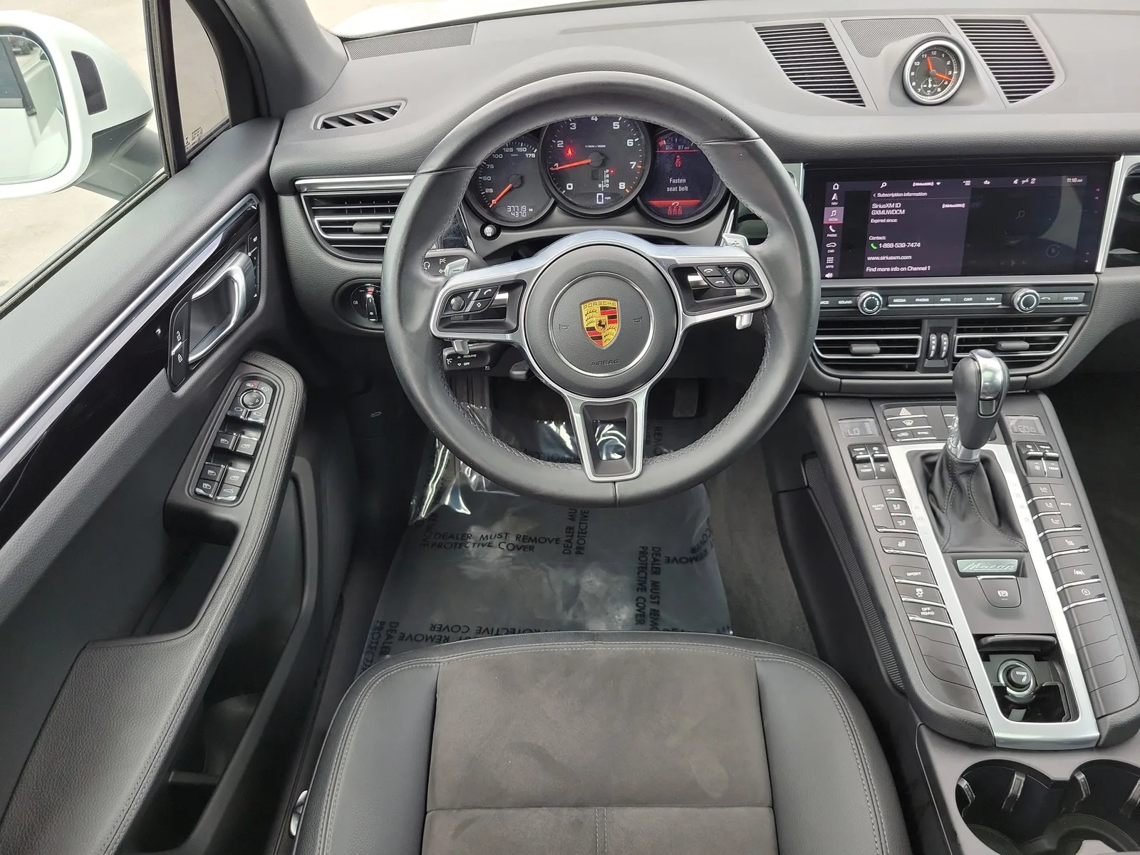 2021 Porsche Macan Base photo 21