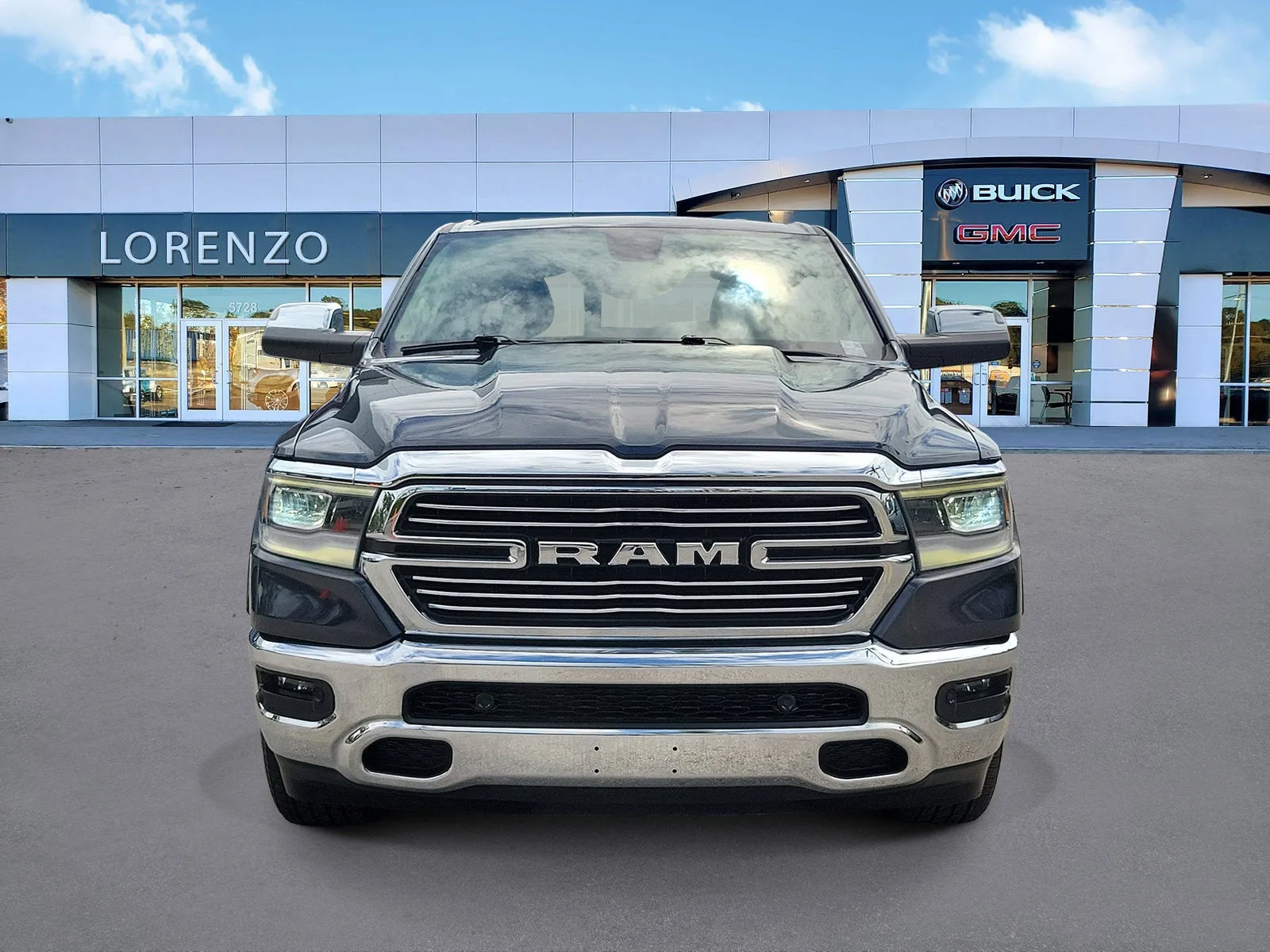 2019 RAM 1500 Laramie photo 2