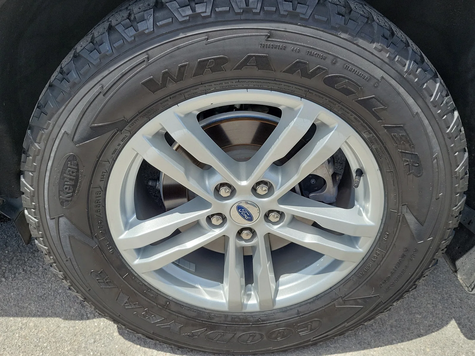 2022 Ford Explorer XLT photo 31