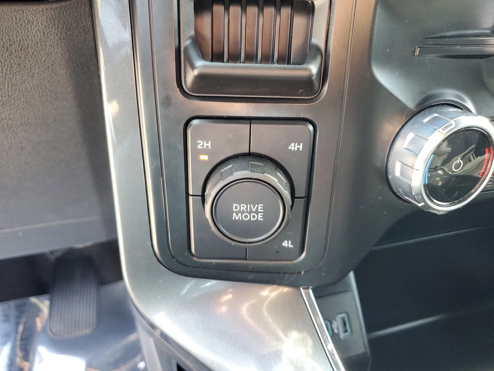 2023 Ford F-150 XLT 4WD photo 24