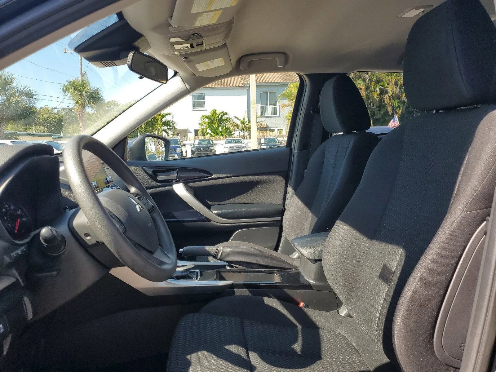 2024 Mitsubishi Eclipse Cross LE photo 9