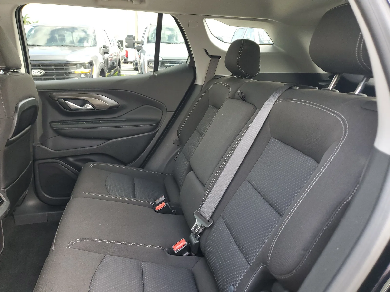 2024 GMC Terrain SLE photo 11