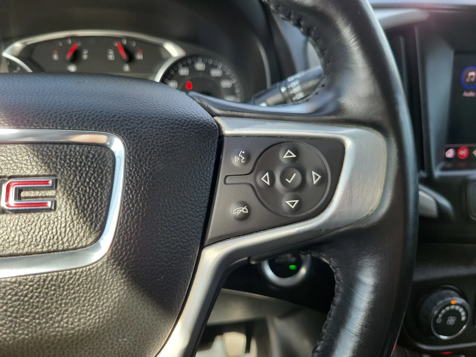 2020 GMC Terrain SLE photo 19