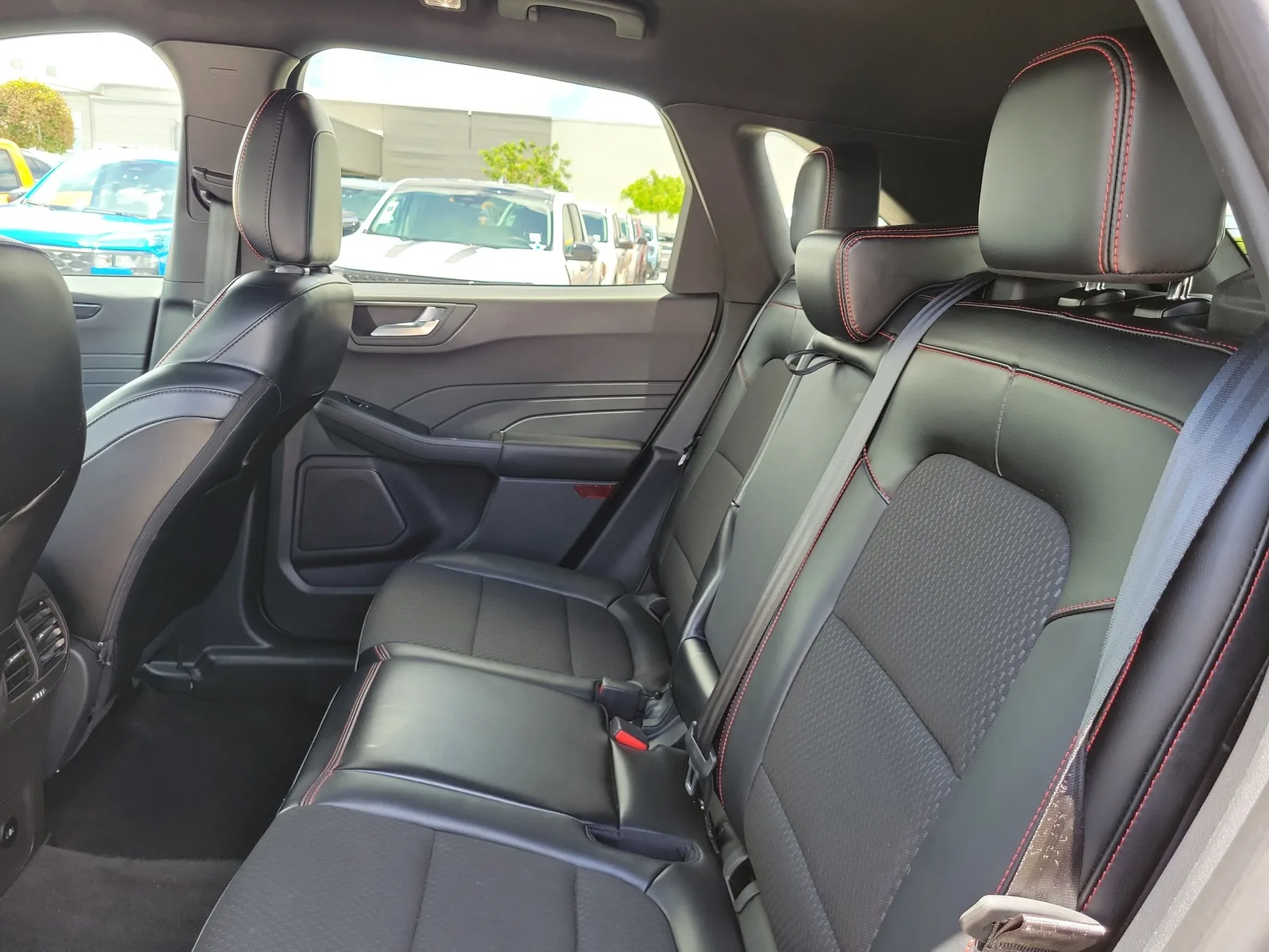2024 Ford Escape ST-Line photo 13