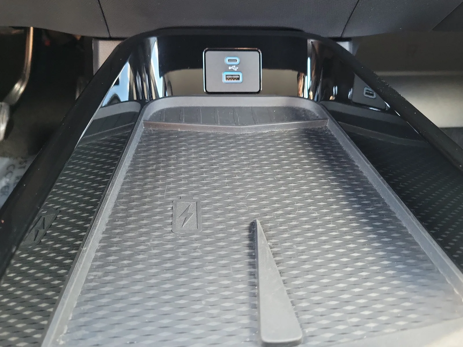 2024 Ford Mustang Mach-E Premium photo 28