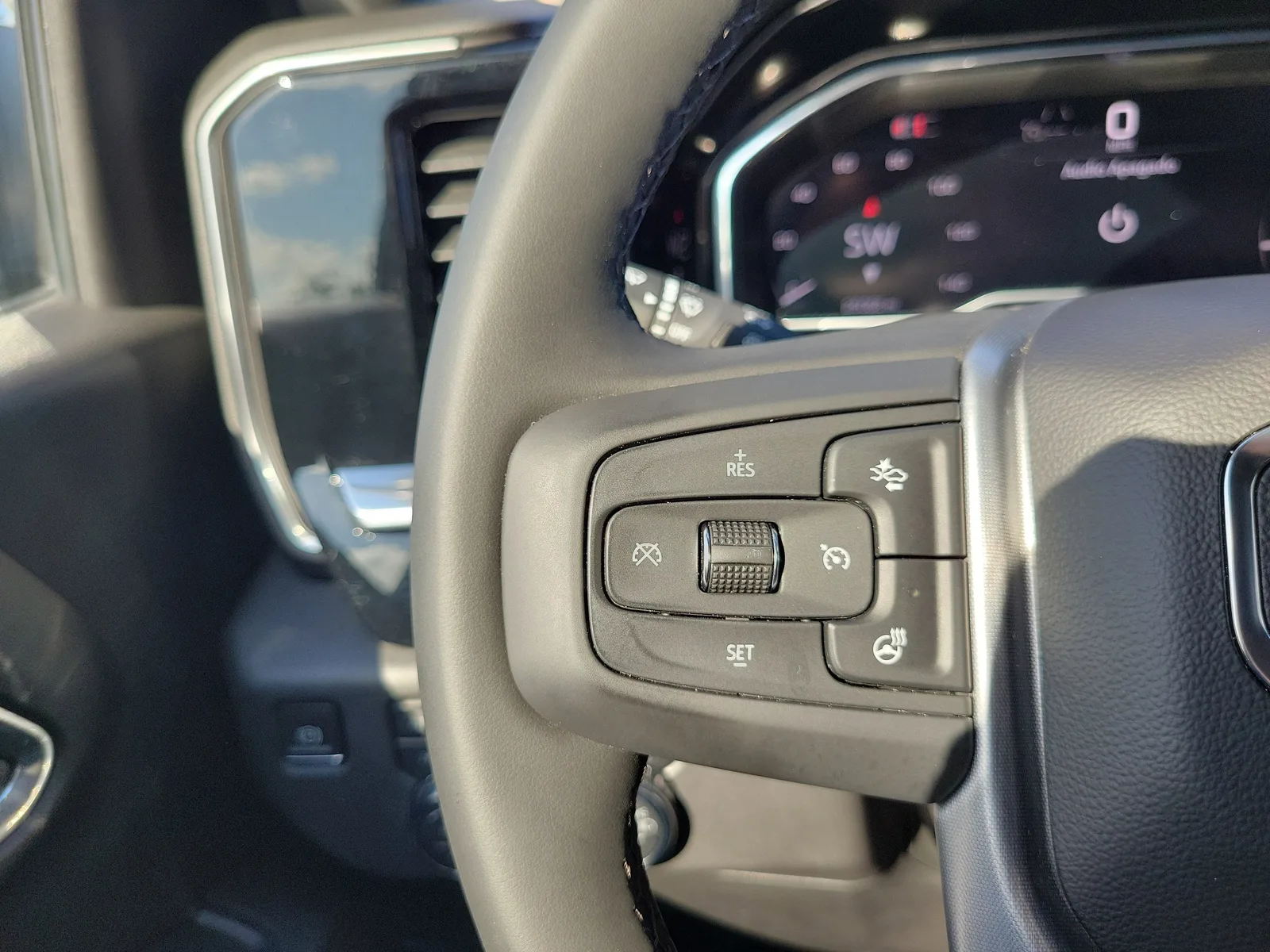 2024 GMC Sierra 1500 SLT photo 18