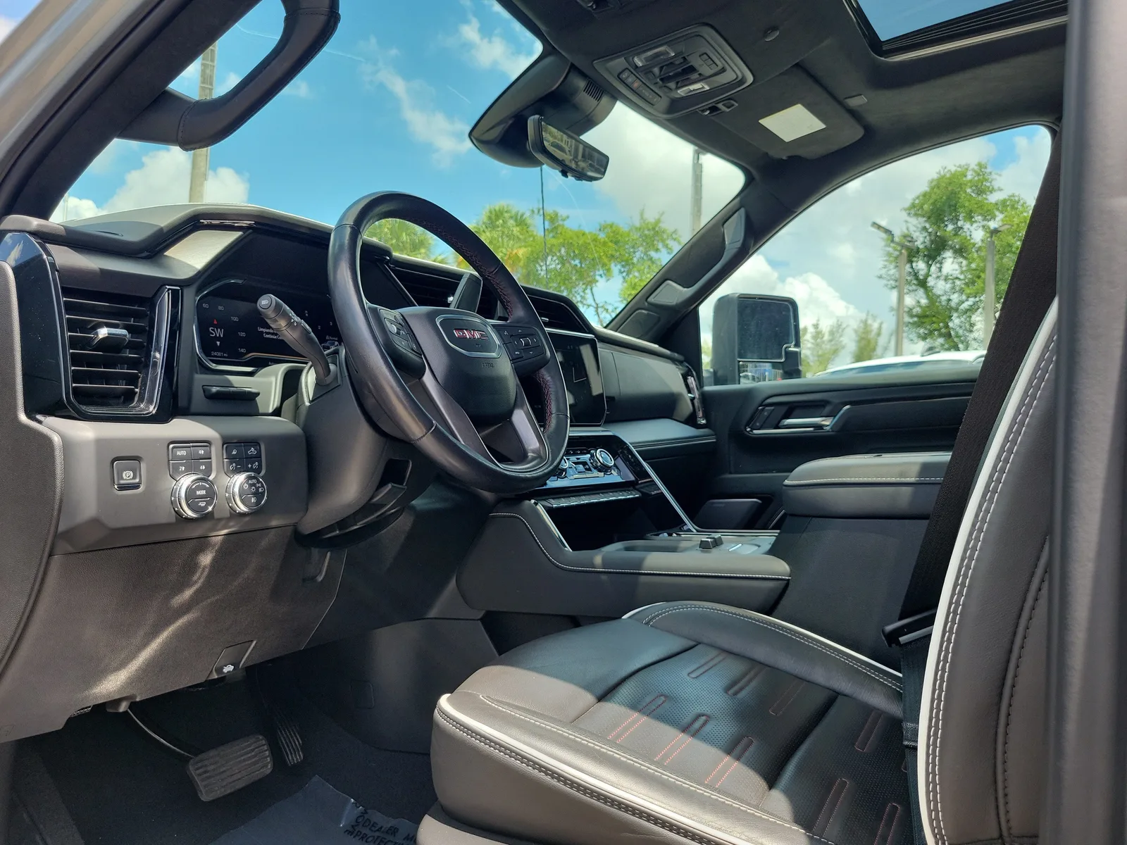 2025 GMC Sierra 2500 HD AT4X photo 9