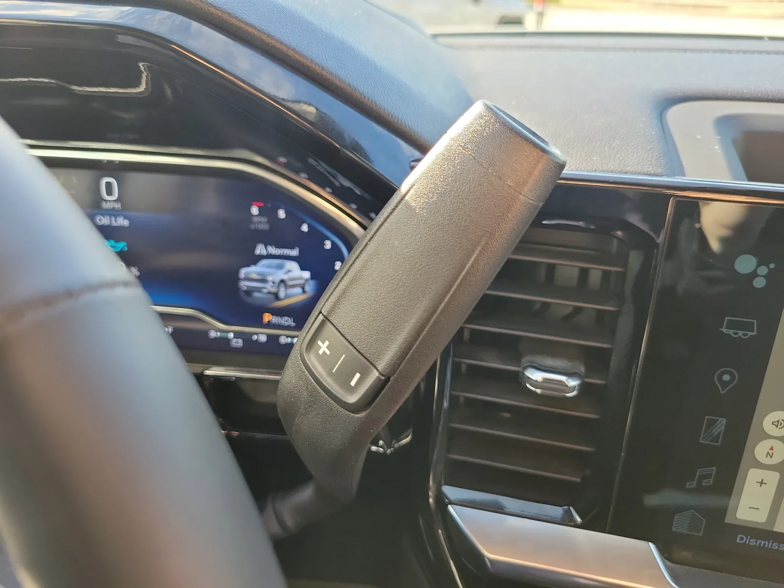 2023 Chevrolet Silverado 1500 LT photo 23
