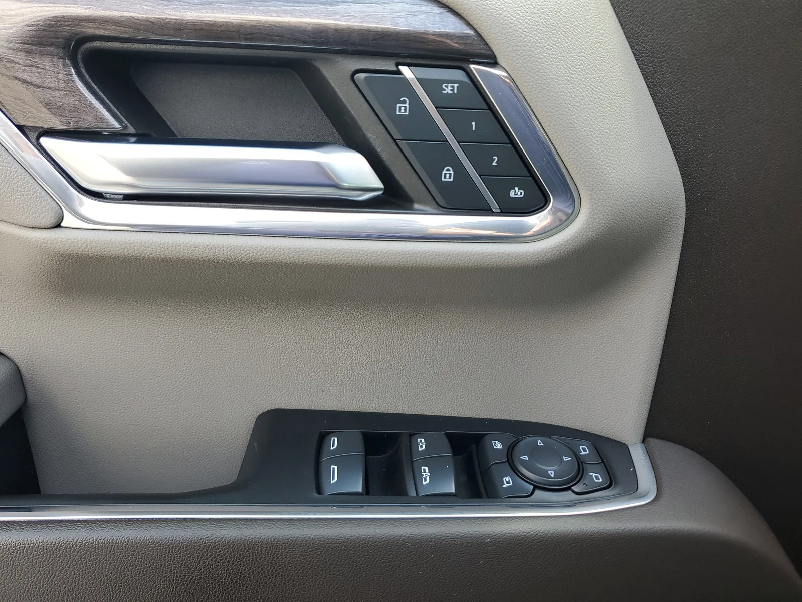 2024 Chevrolet Silverado 1500 LTZ photo 27