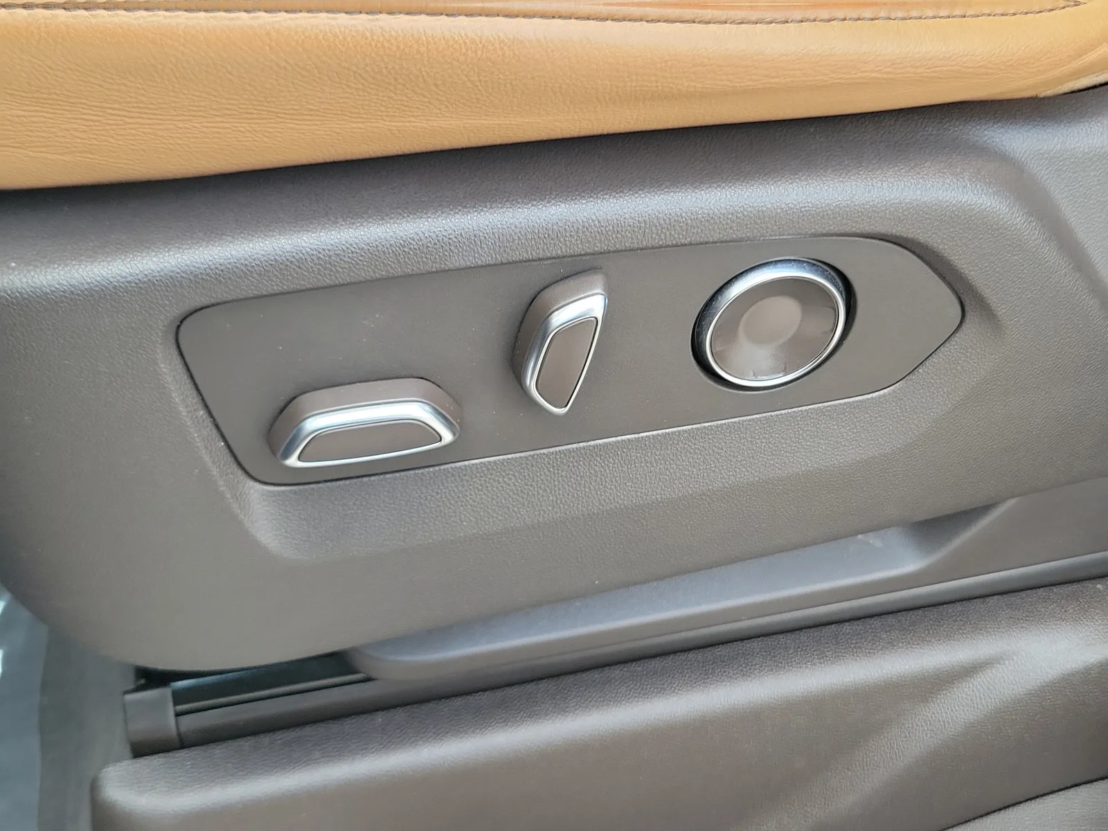 2023 Cadillac Escalade 4WD Premium Luxury photo 12