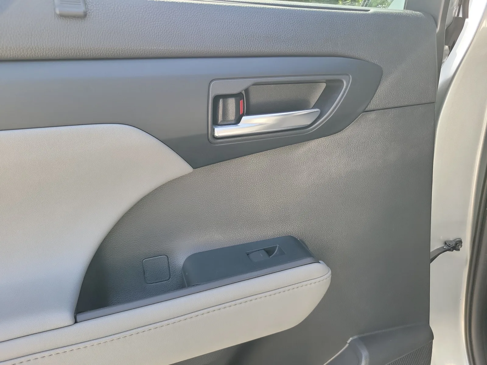 2021 Toyota Highlander XLE photo 29