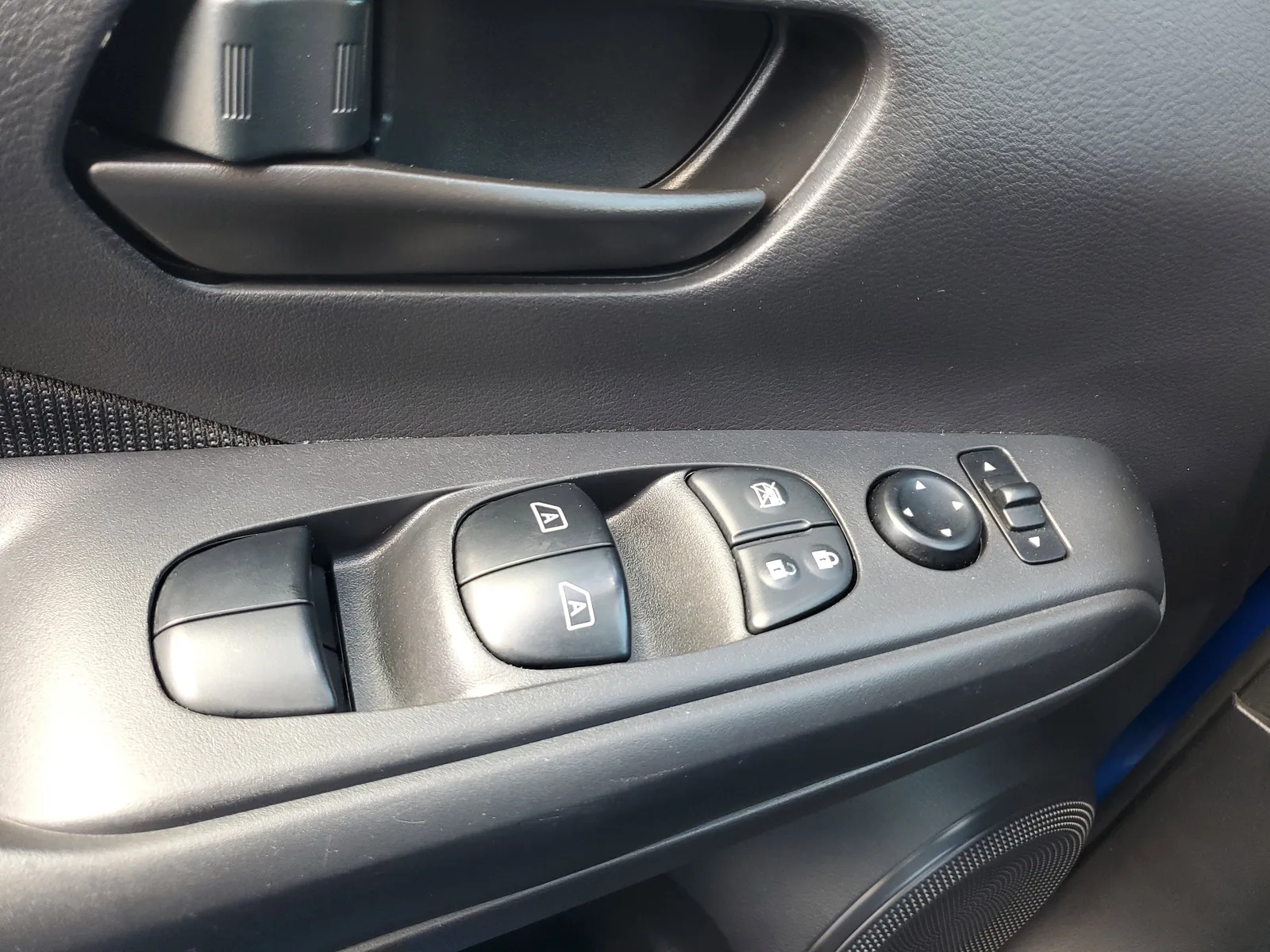 2023 Nissan Kicks S photo 26
