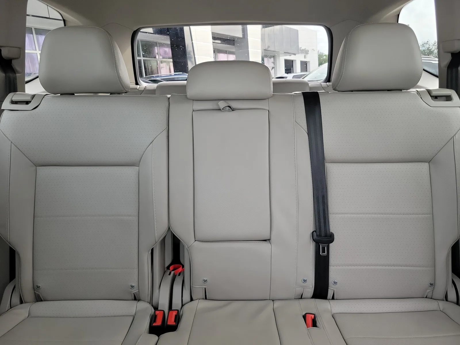 2022 Volkswagen Atlas 3.6L V6 SE w/Technology photo 16