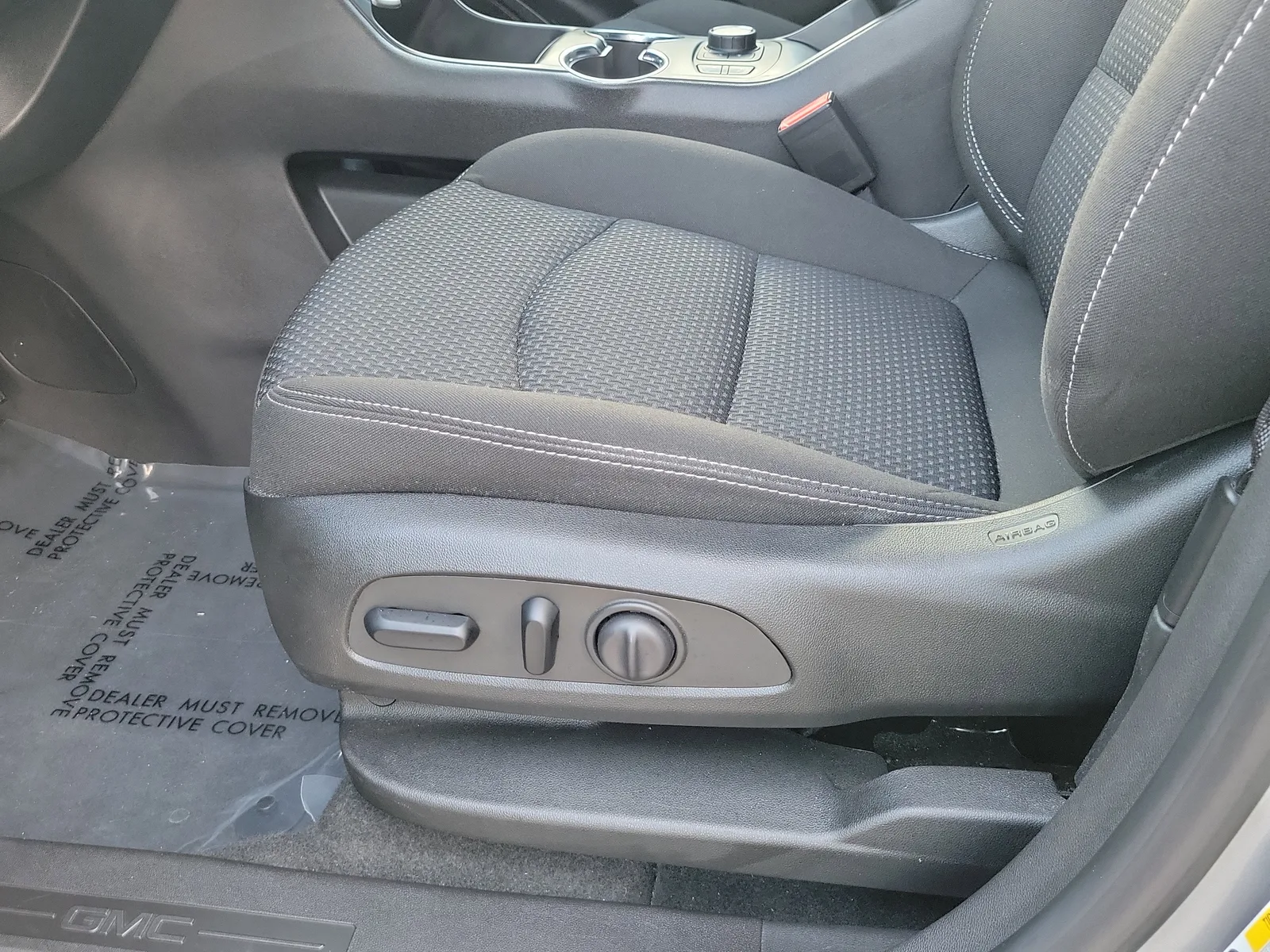 2024 GMC Terrain SLE photo 12