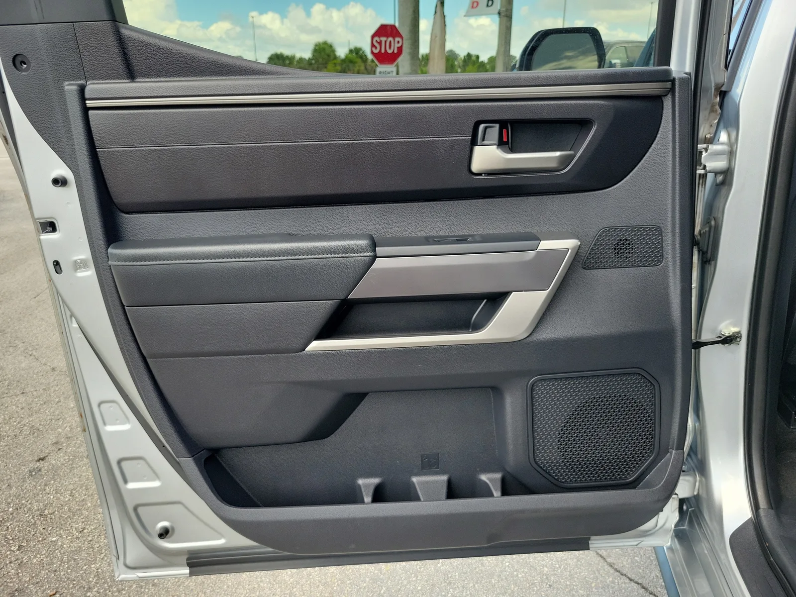 2022 Toyota Tundra 2WD SR5 photo 10