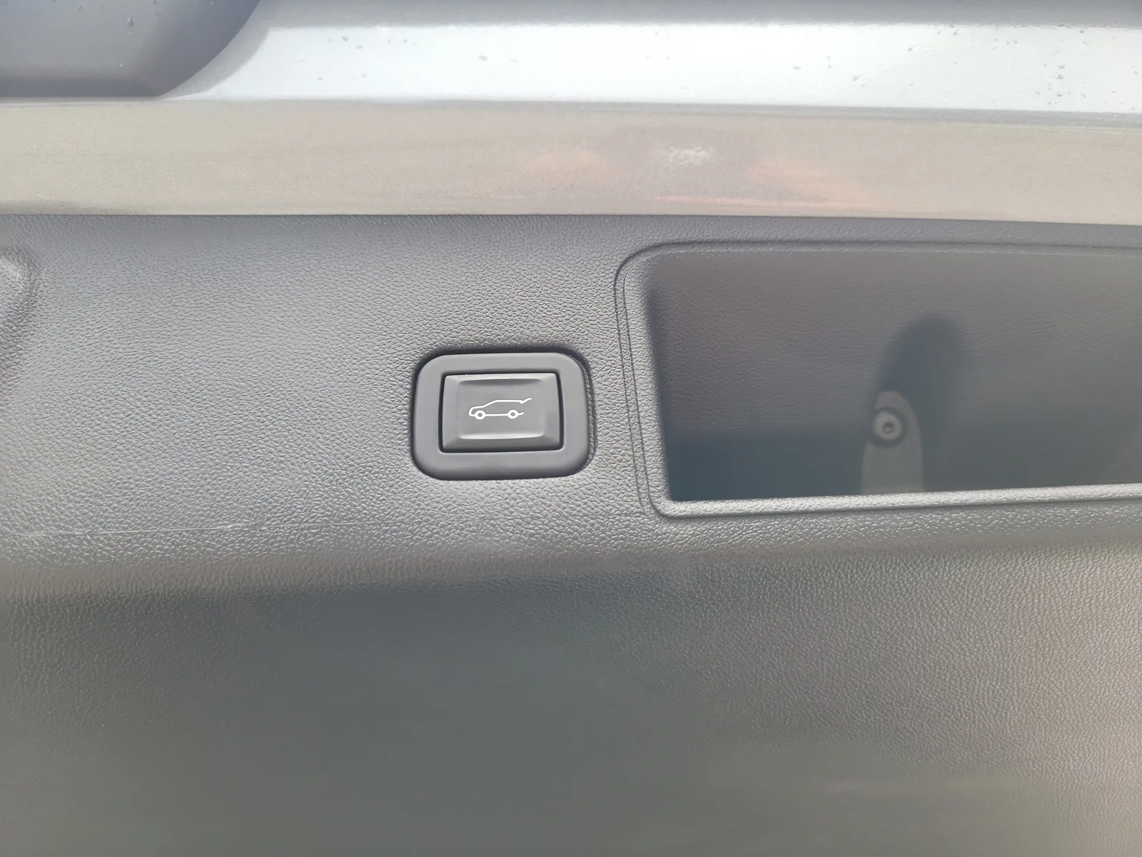 2023 GMC Terrain SLE photo 17
