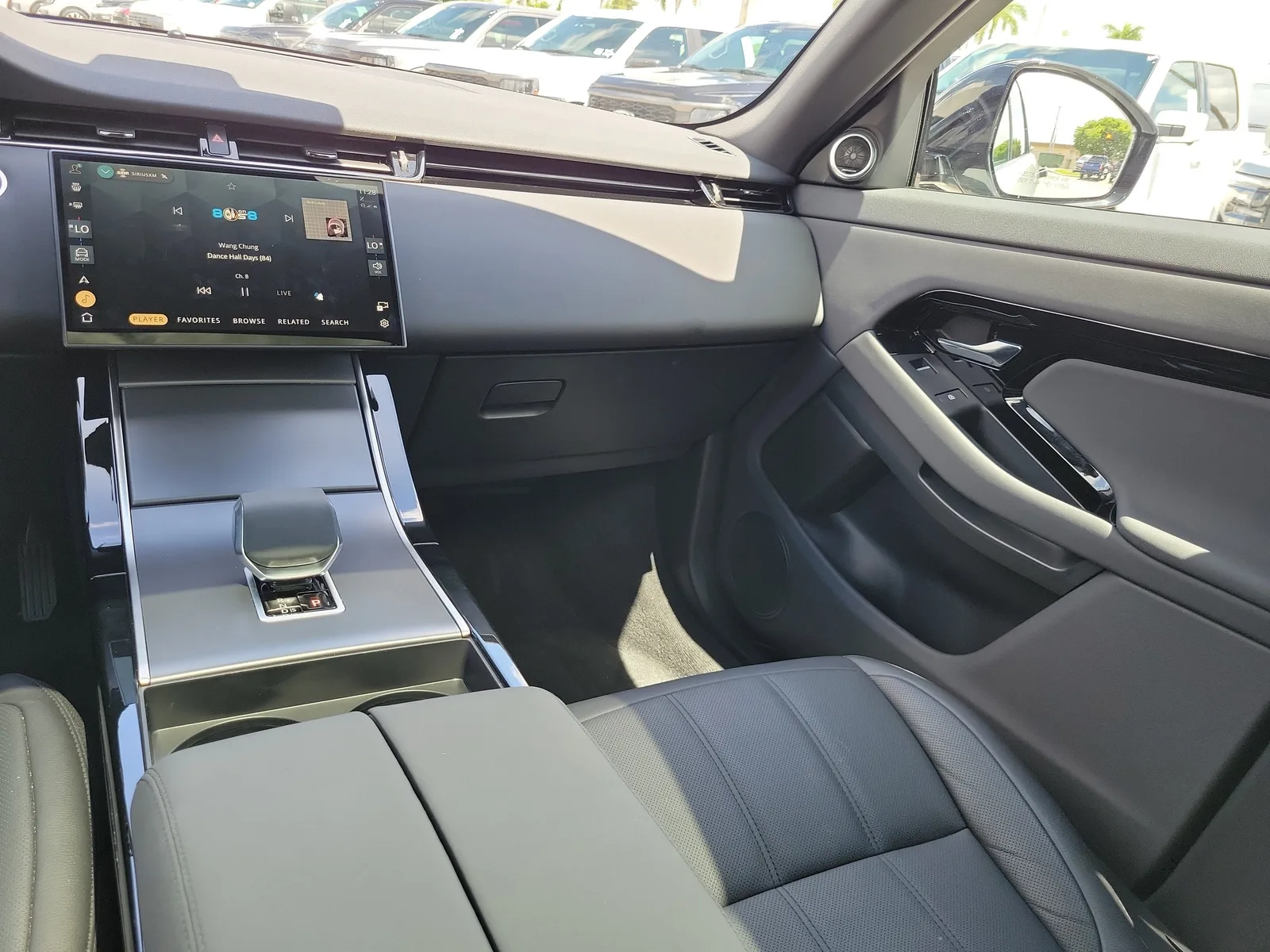 2026 Land Rover Range Rover Evoque Core S photo 19