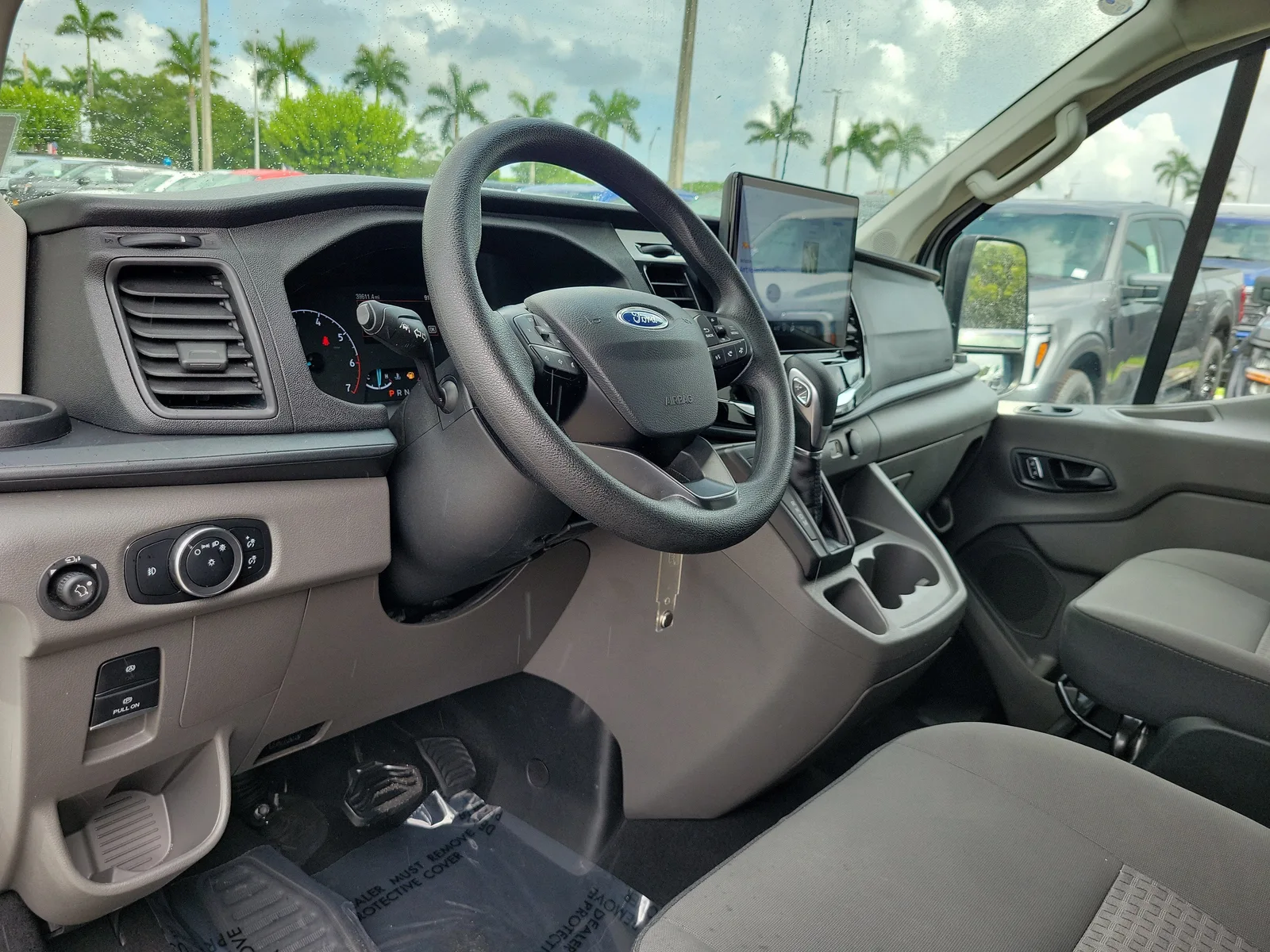 2024 Ford Transit Passenger Wagon XLT photo 28