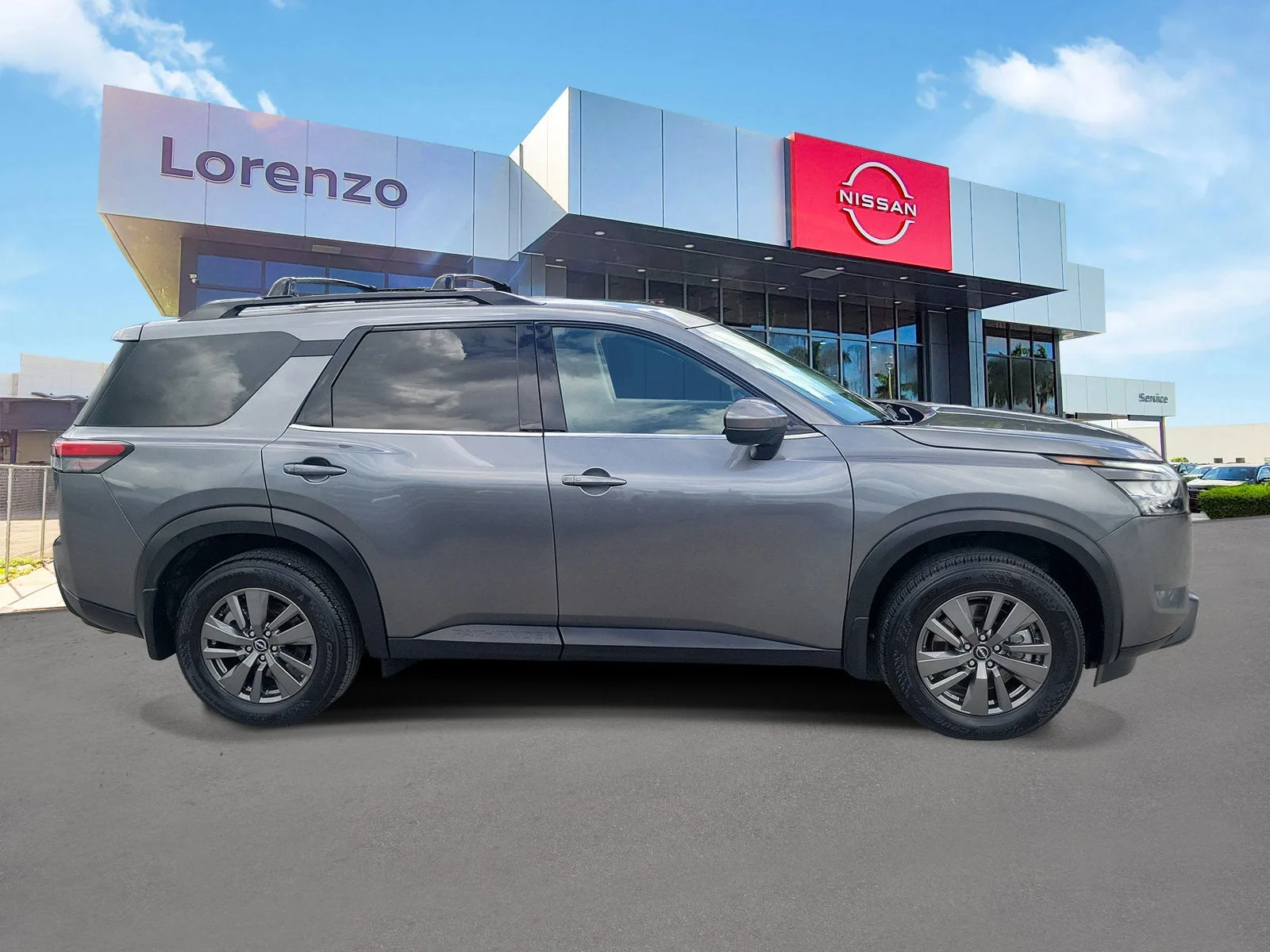 2025 Nissan Pathfinder SV photo 4