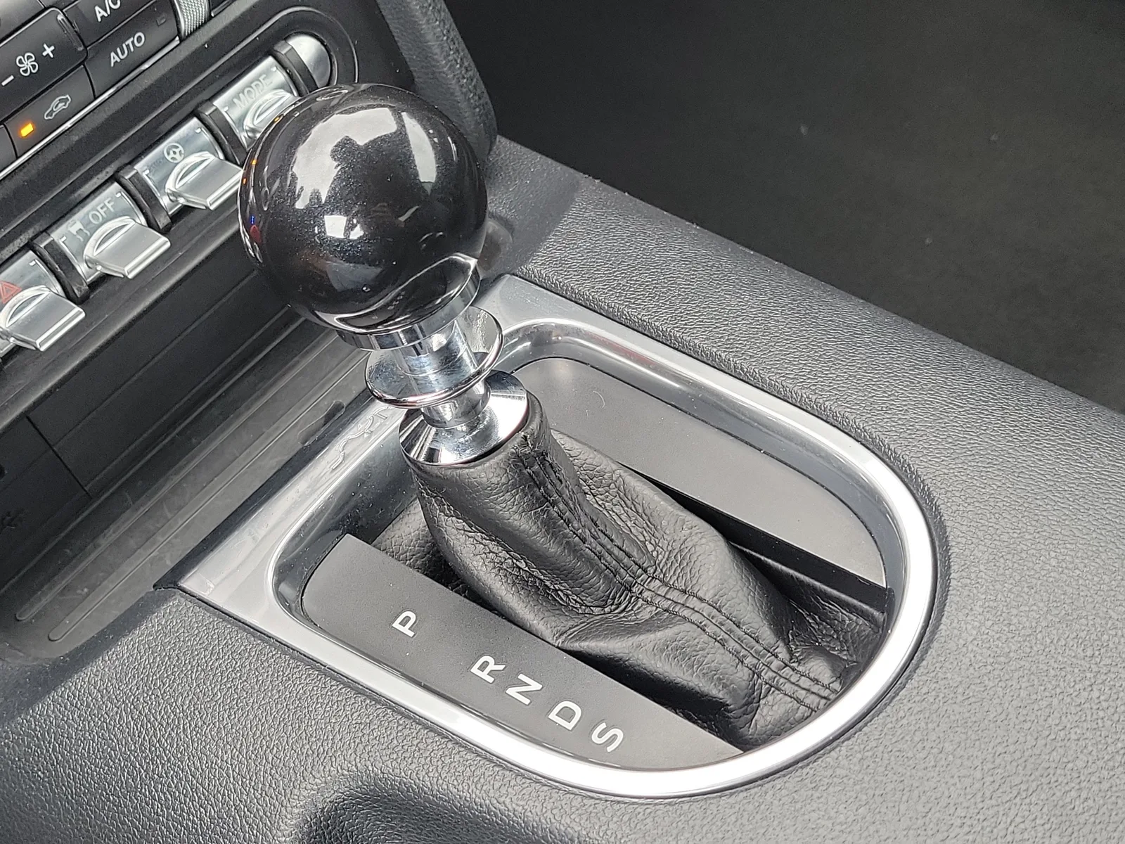 2022 Ford Mustang EcoBoost Premium photo 21