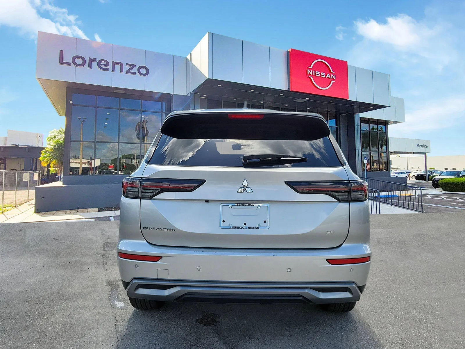 2025 Mitsubishi Outlander SE photo 6