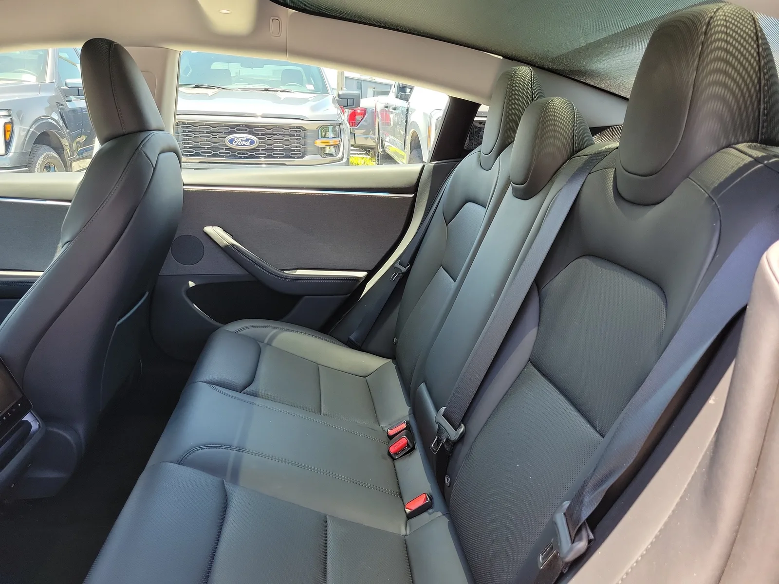 2025 Tesla Model 3 Long Range photo 19