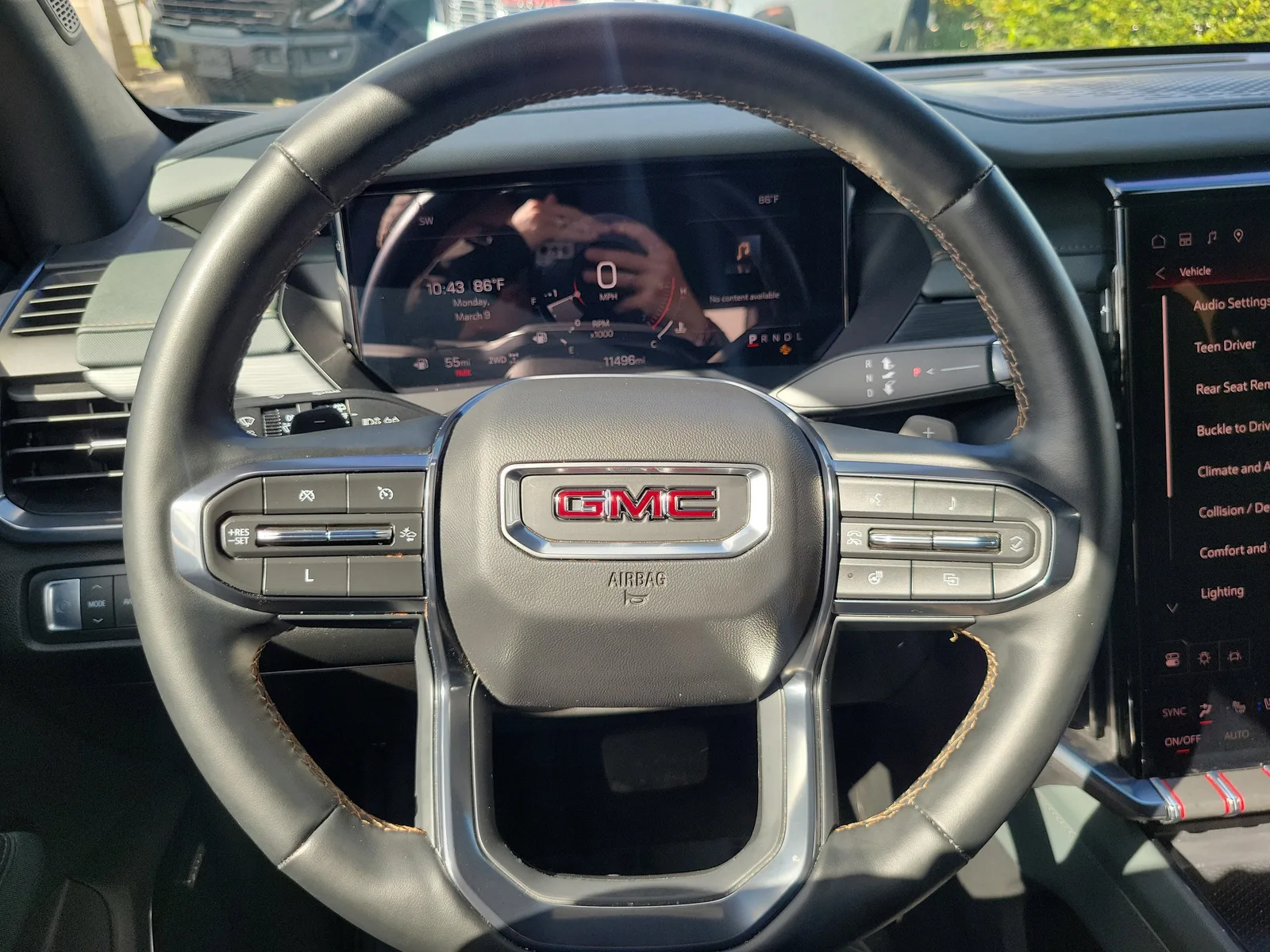 2024 GMC Acadia AT4 photo 19
