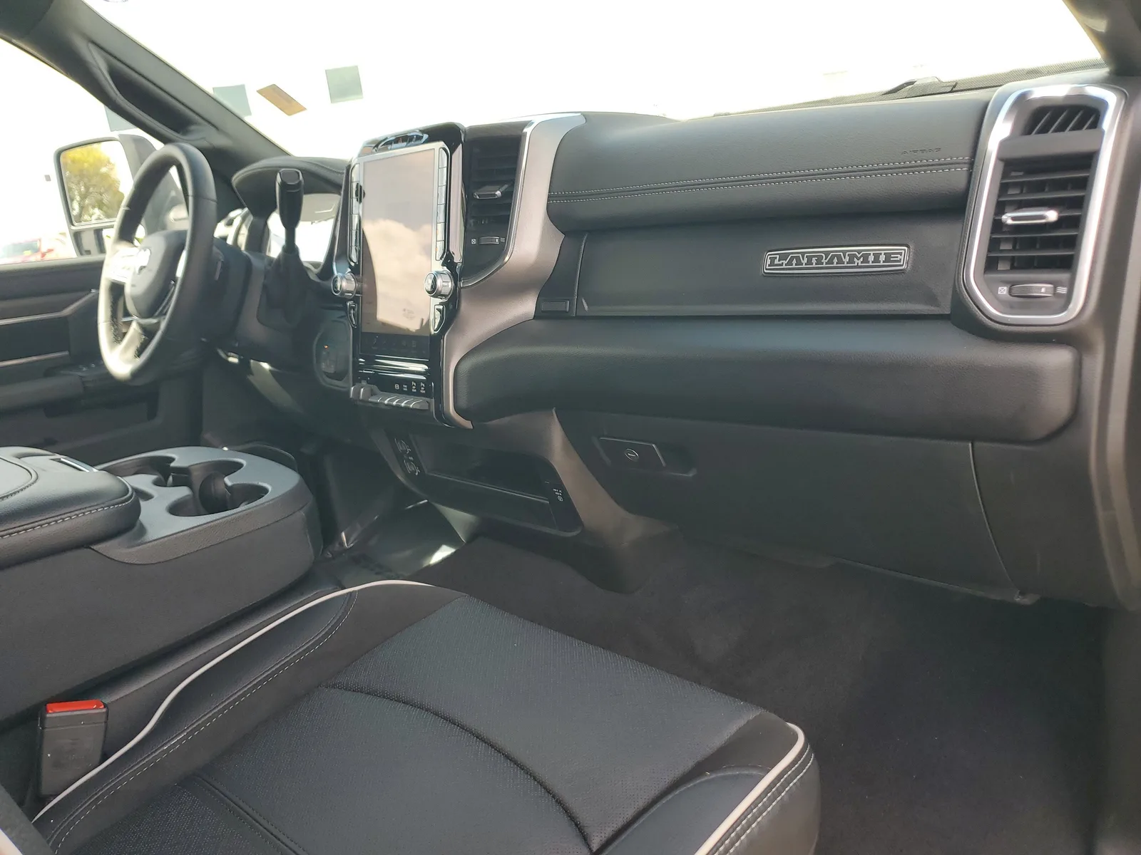 2026 RAM 2500 Laramie 4WD Diesel photo 18