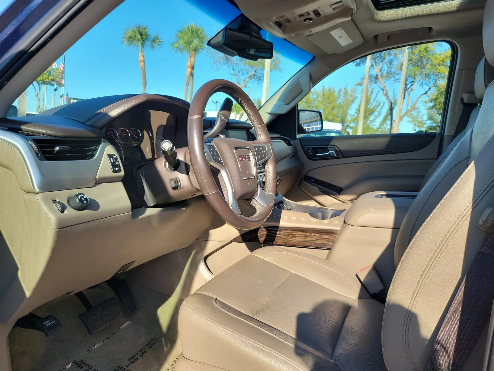 2019 GMC Yukon SLT photo 9