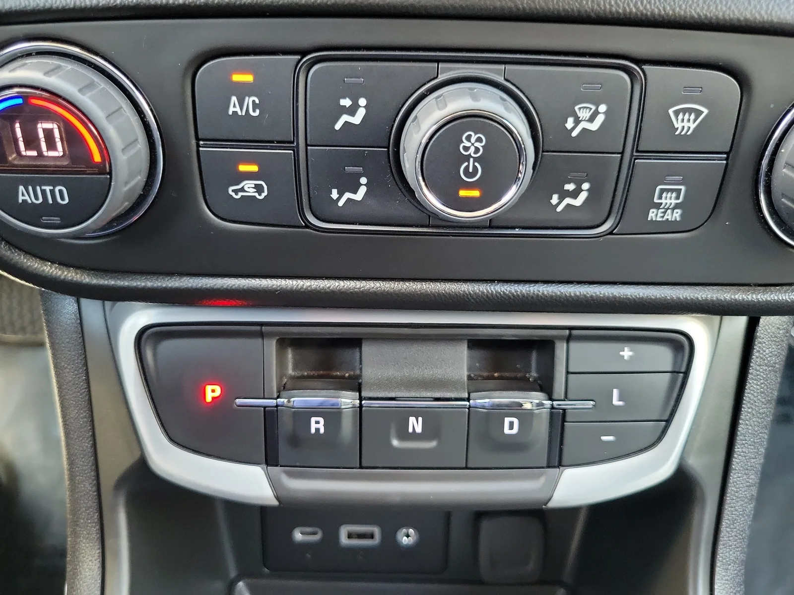 2022 GMC Terrain SLE photo 26