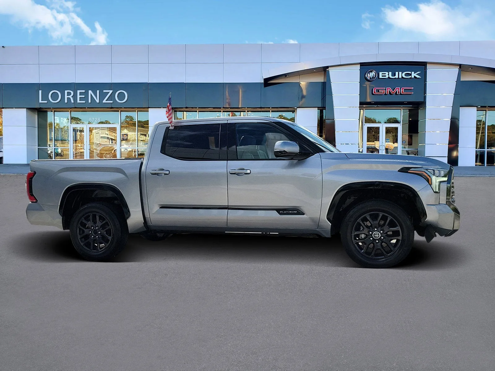 2023 Toyota Tundra 4WD Platinum photo 4
