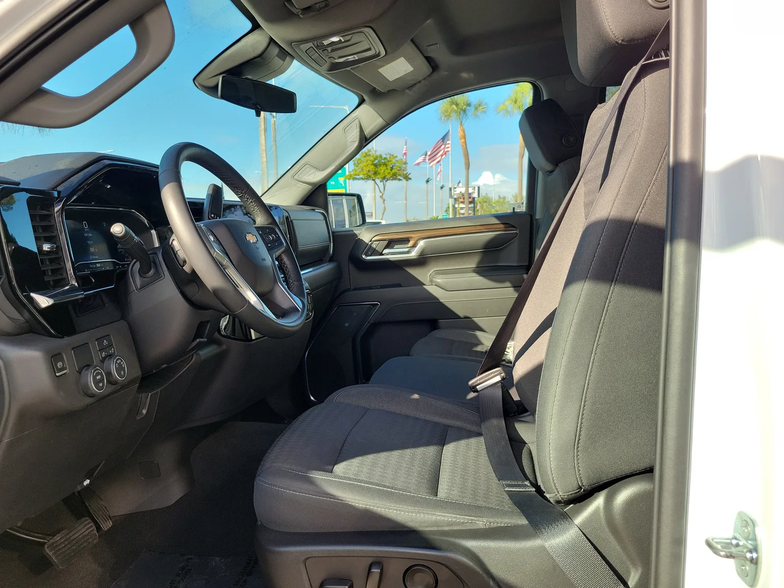 2023 Chevrolet Silverado 1500 LT photo 11