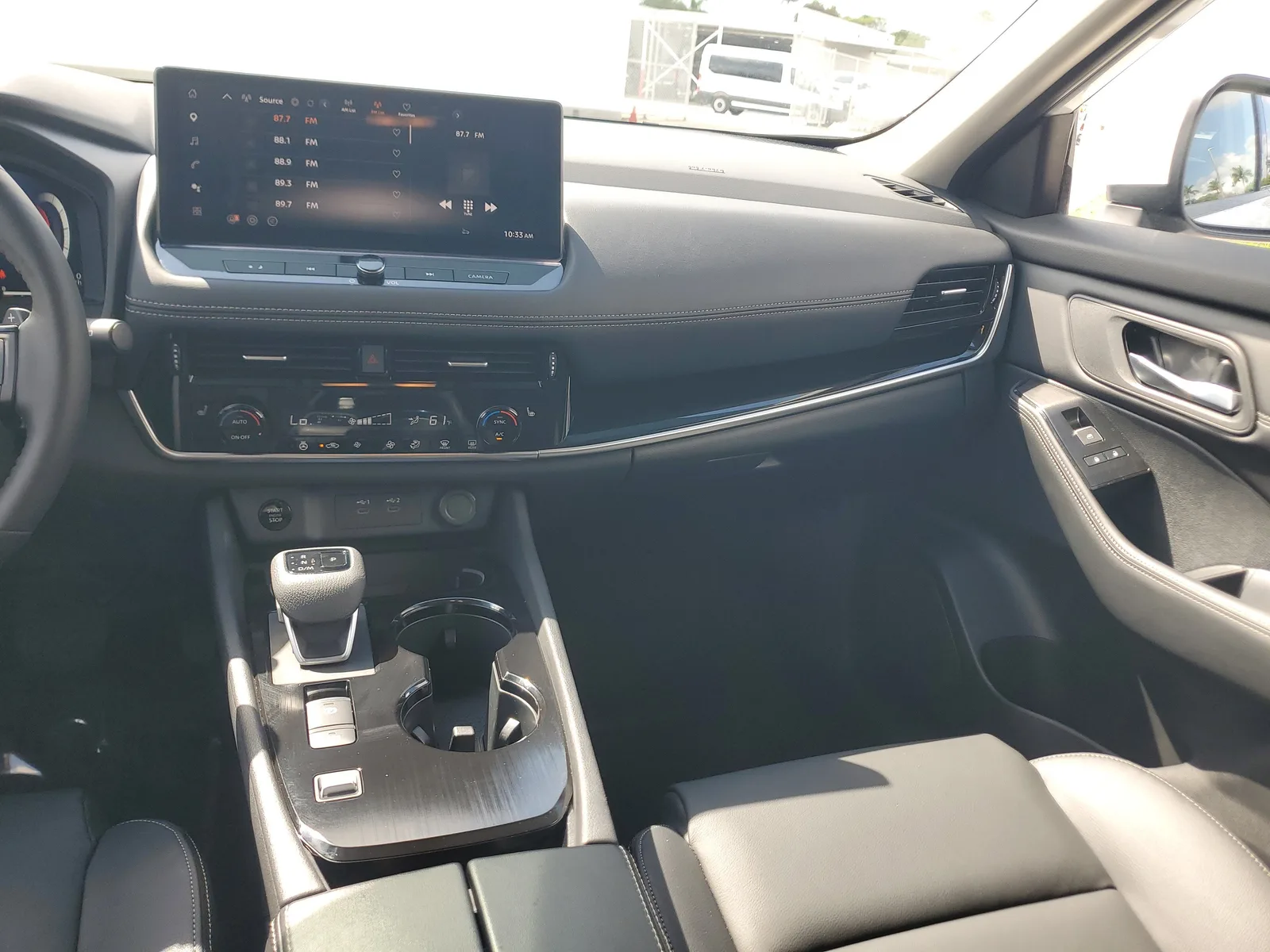 2025 Nissan Rogue SL photo 18