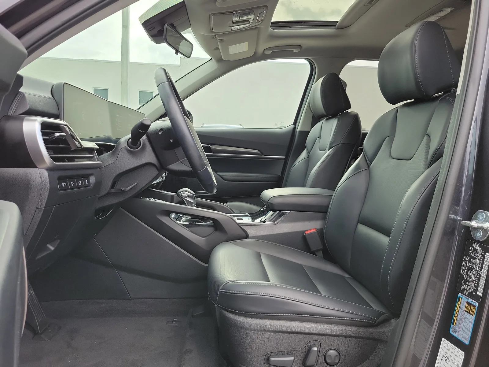 2025 Kia Telluride S photo 18